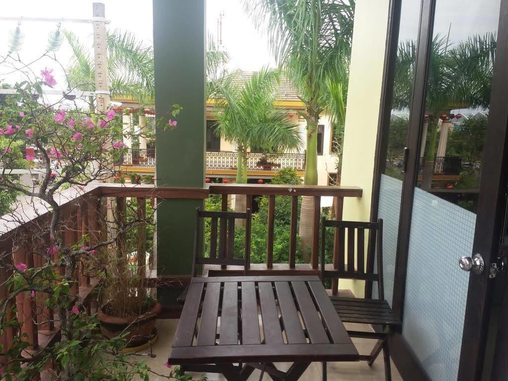 Hotel Vip Garden And Pool ,