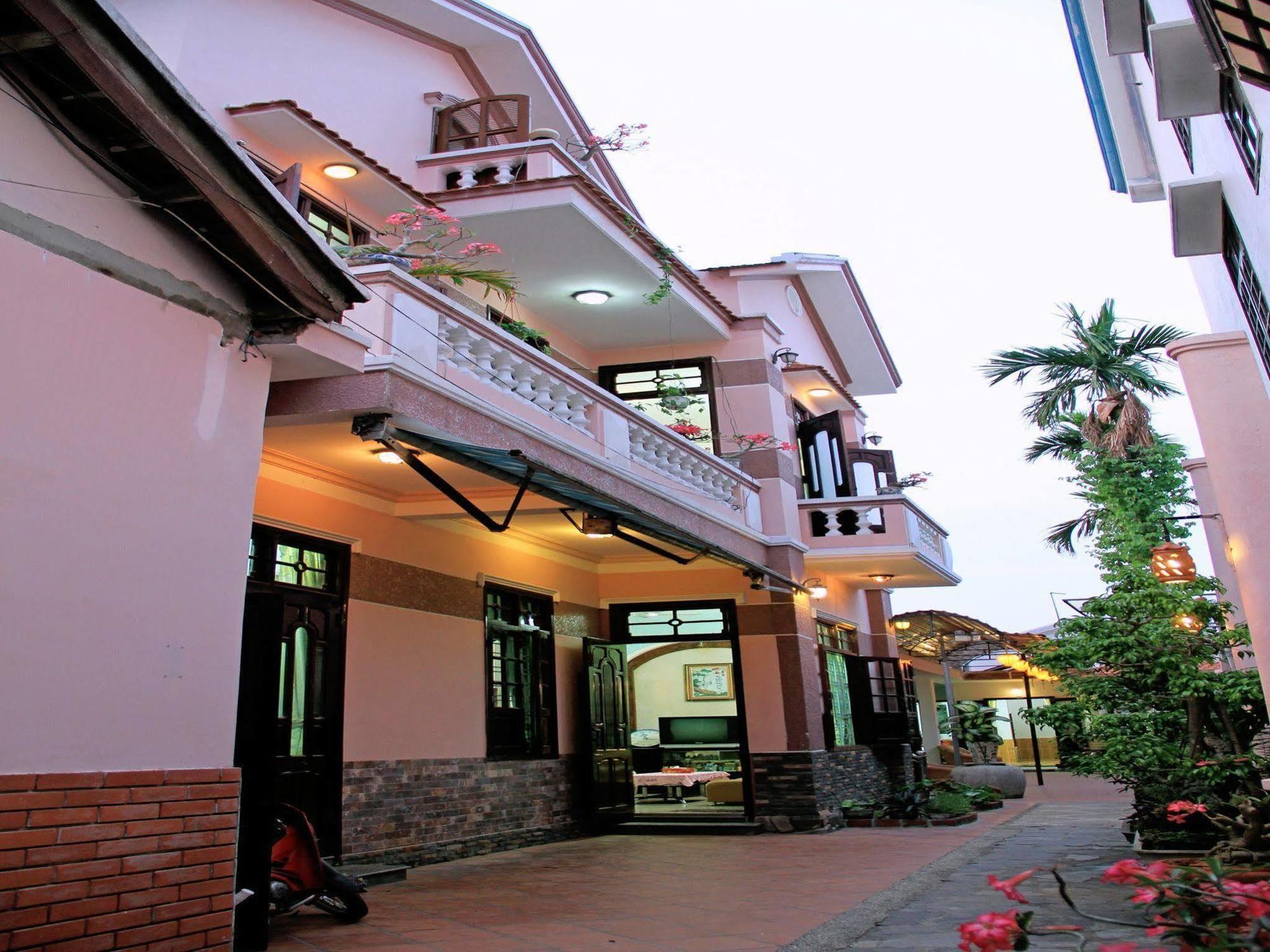 Homestay Red Ceramics Hoi An