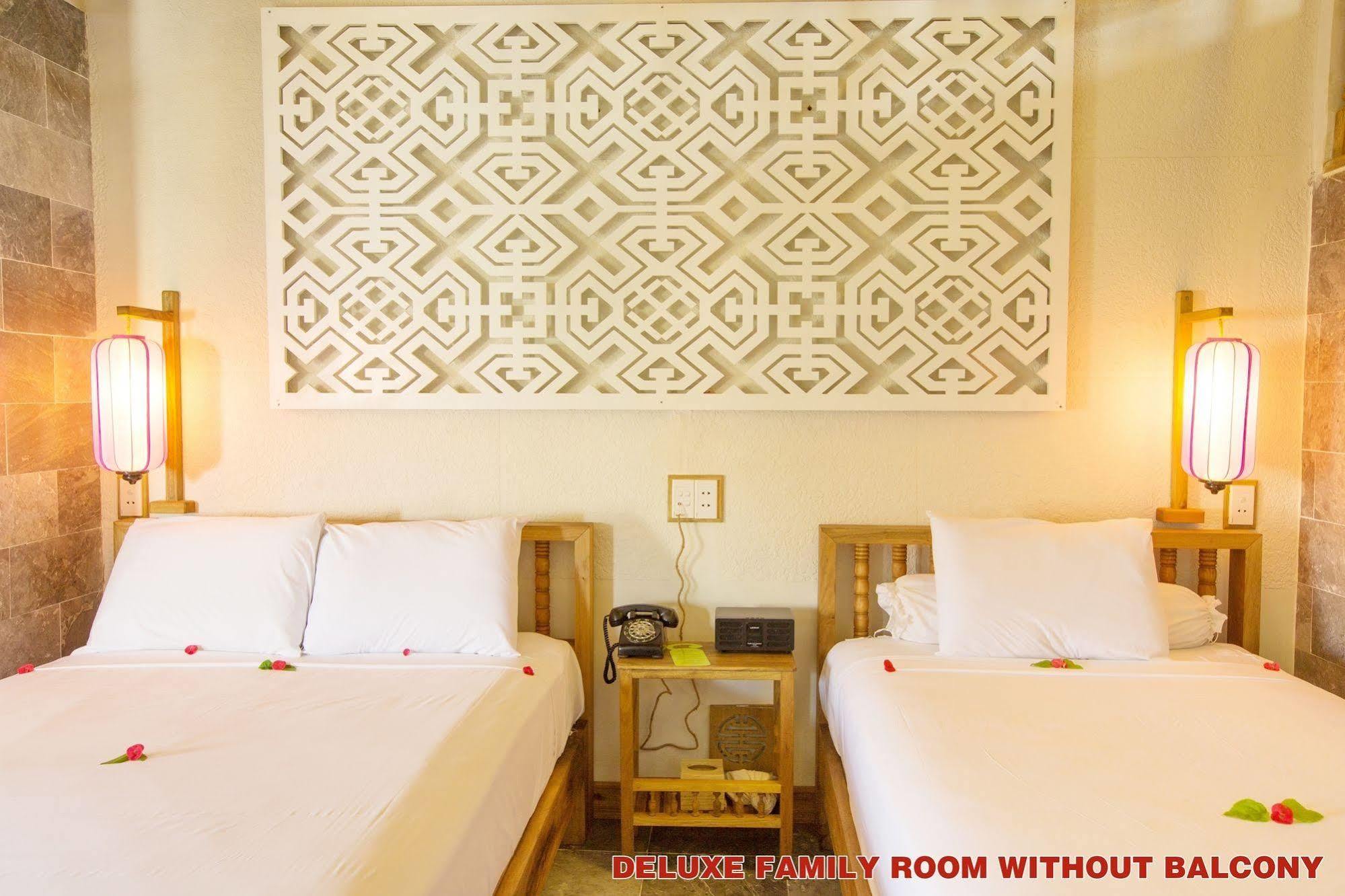 Pho Library Hotel