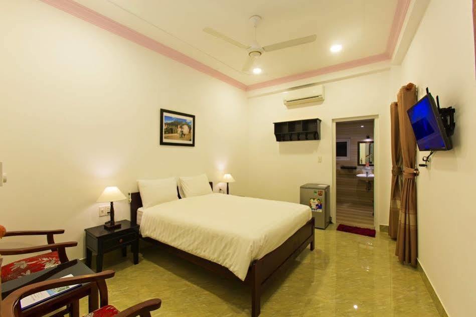 Hung Do Homestay *