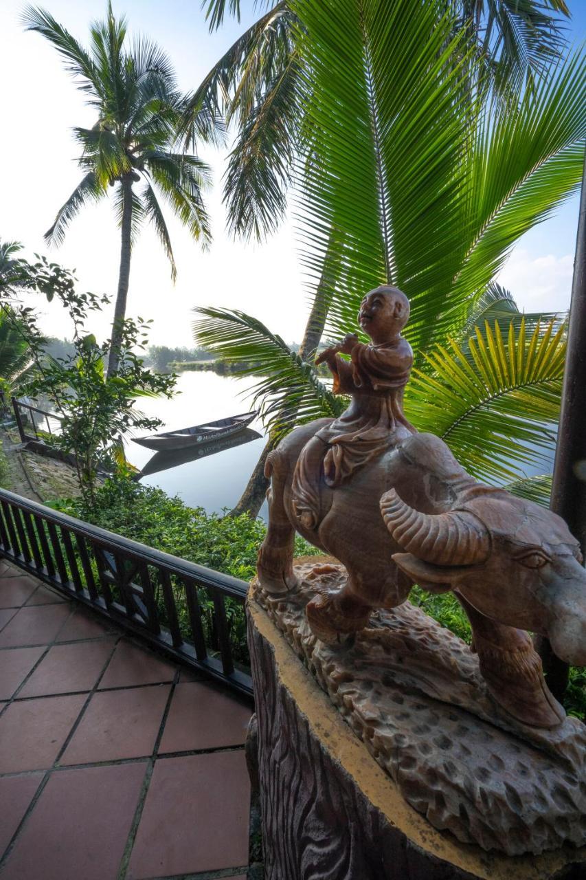 Riverside & Khu nghỉ mát 4*