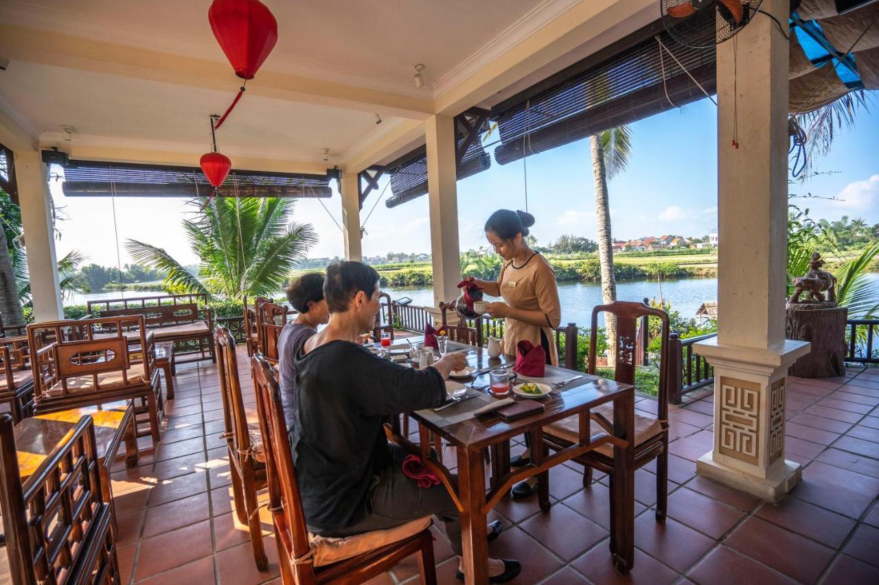 Khu nghỉ mát Riverside & 4*
