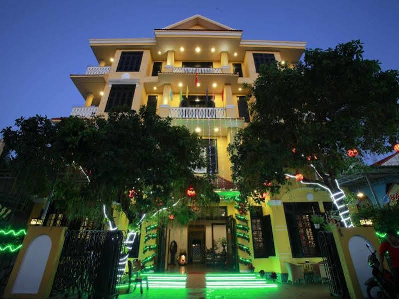Au Boutique 3*