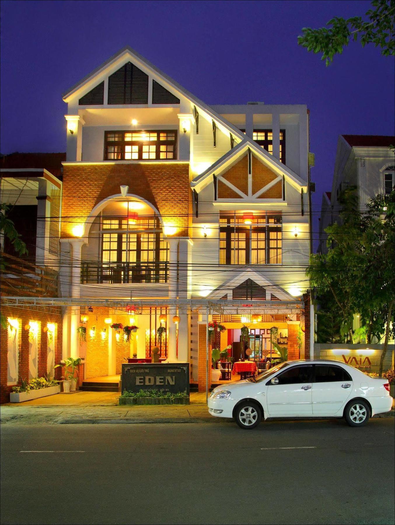 Homestay Eden *