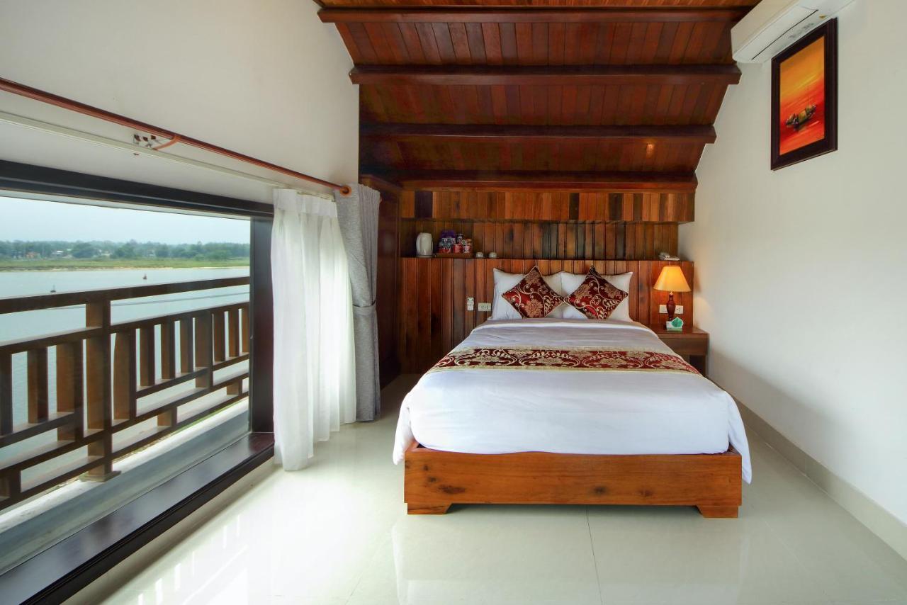Hotel Threeway Riverside