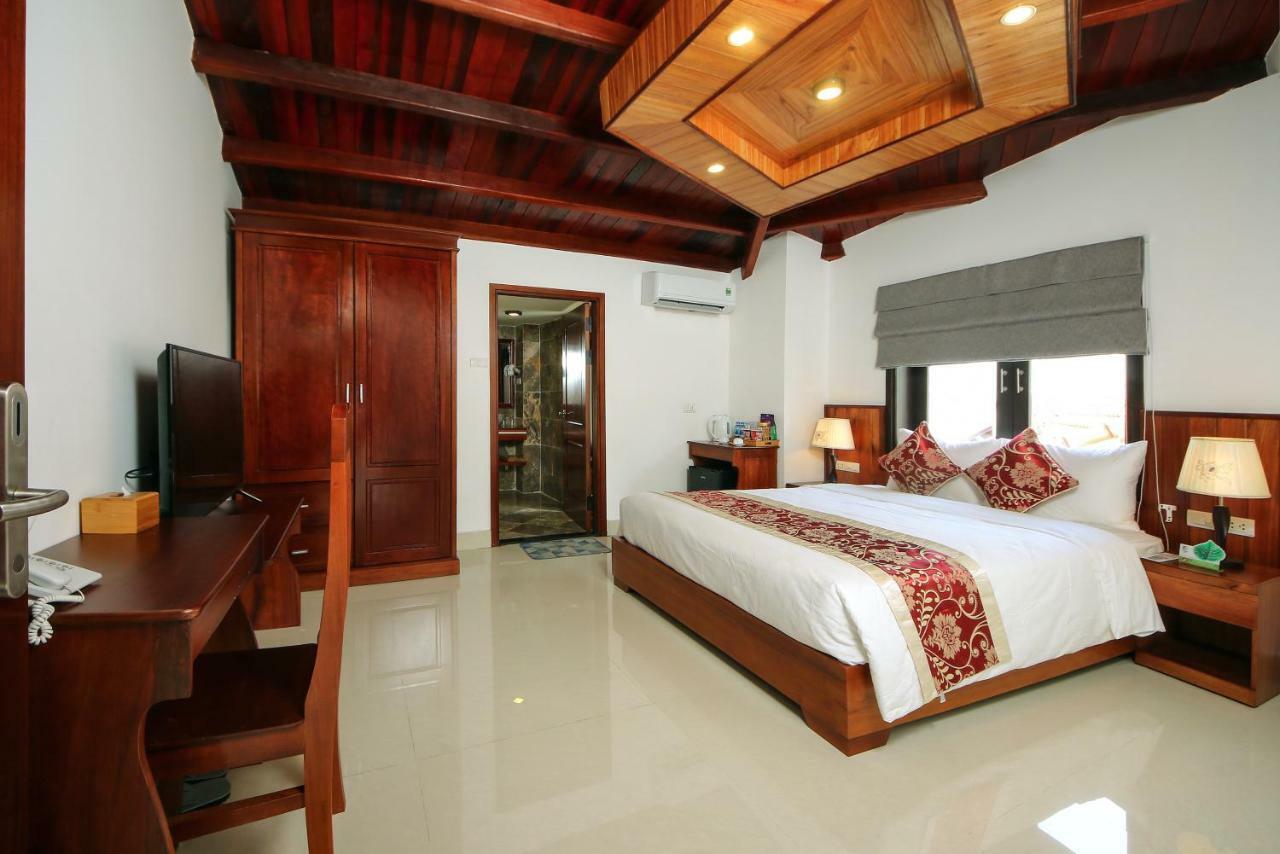 Threeway Riverside Hotel 3*