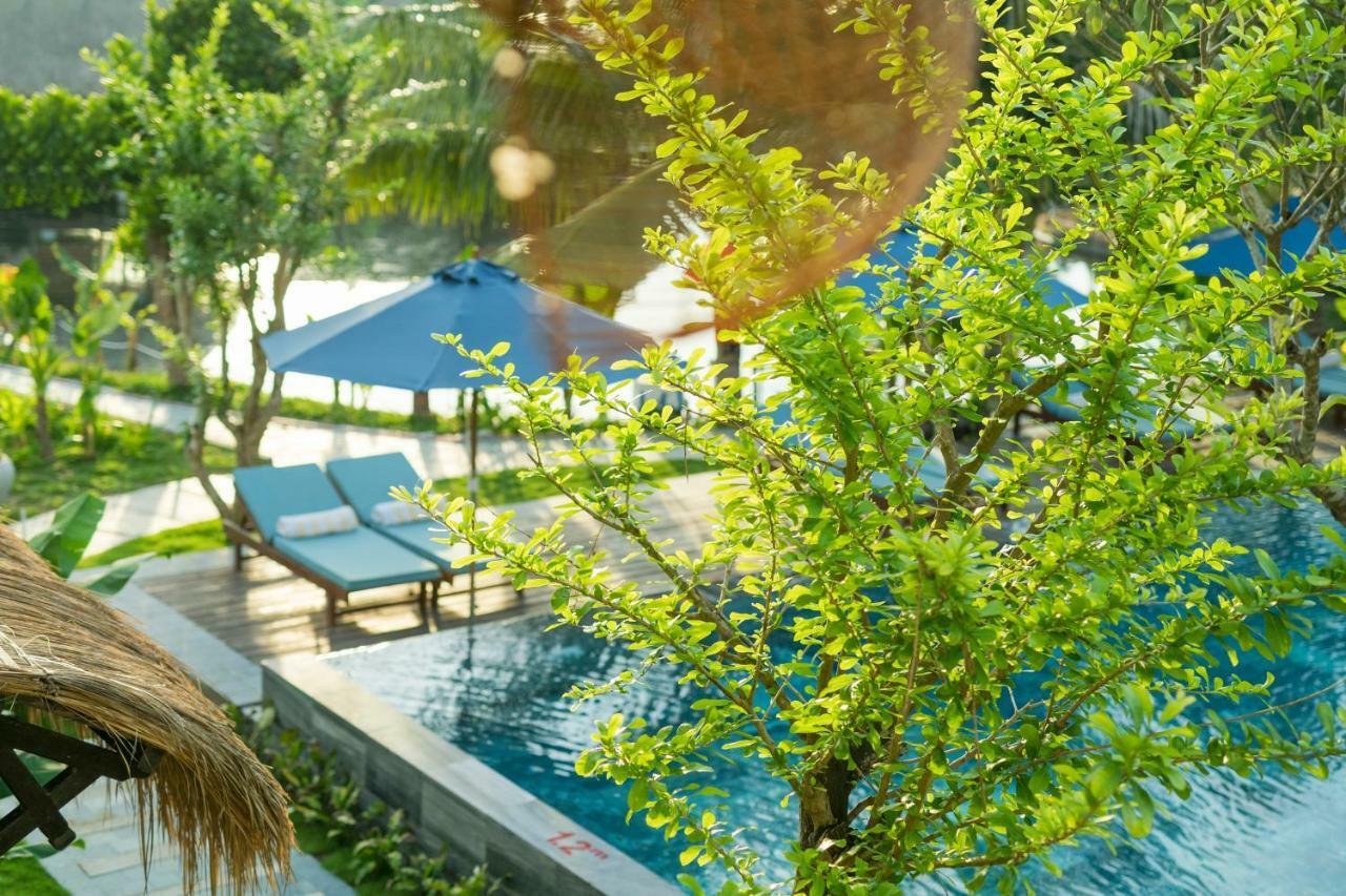 Zest & Resort