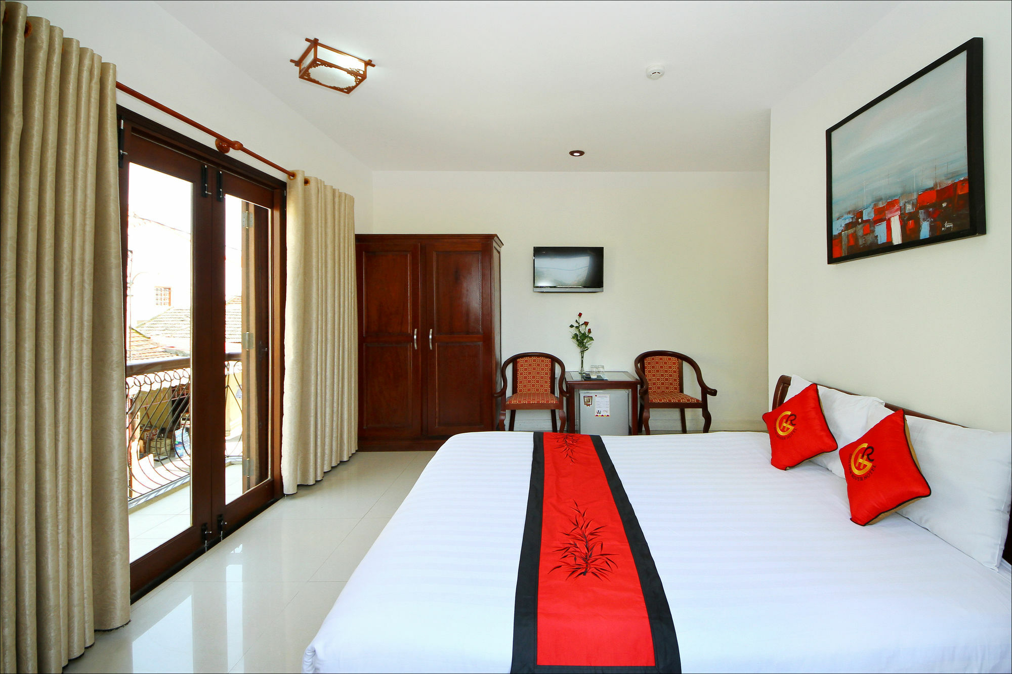 Golden River Hotel