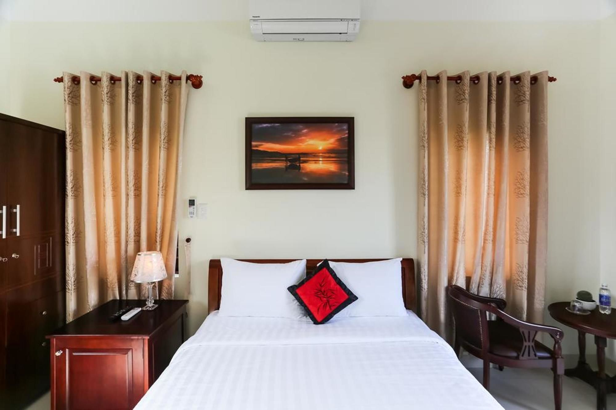 Viet Nhat Hotel