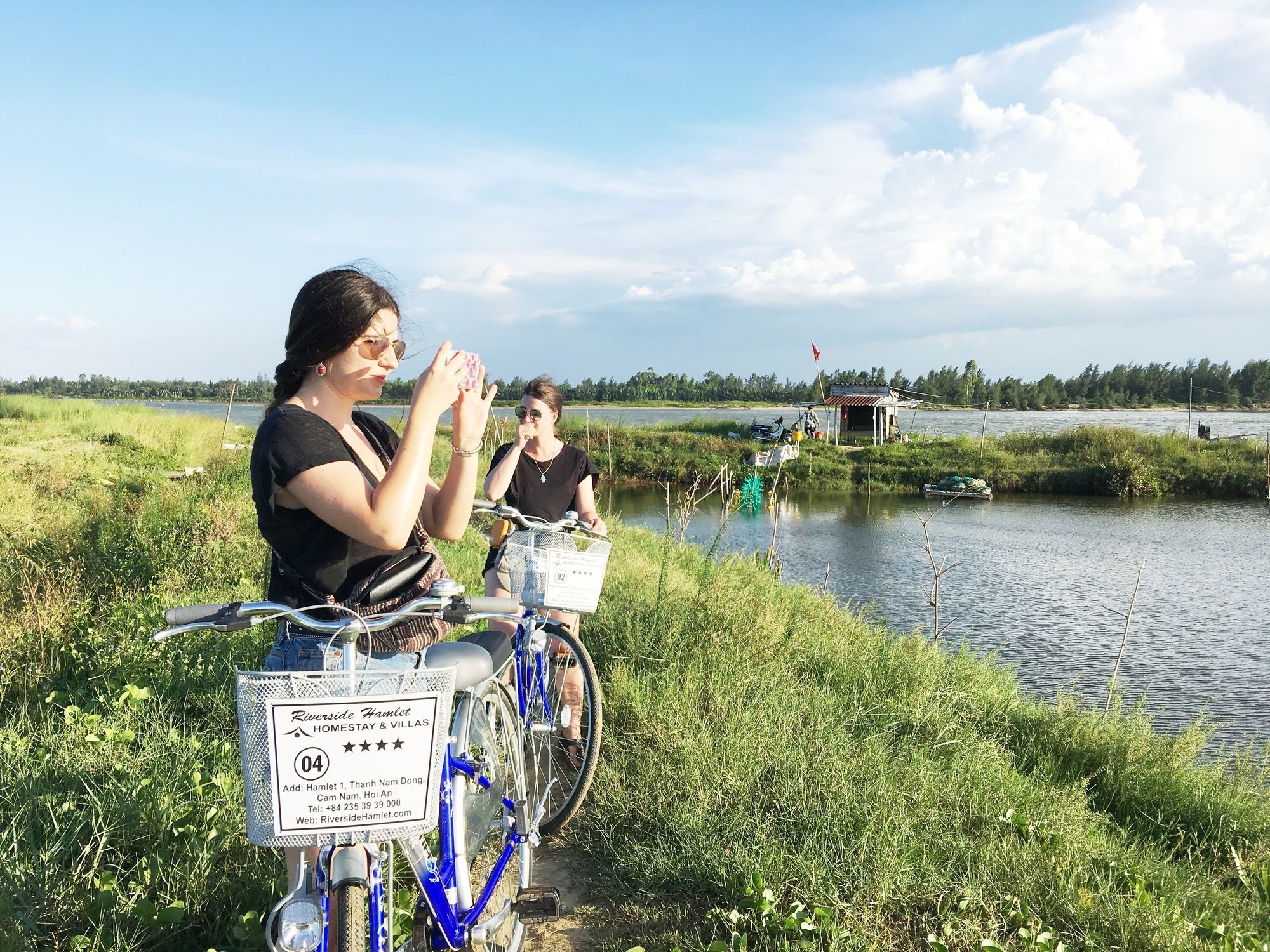 Riverside Hamlet & * Hoi An
