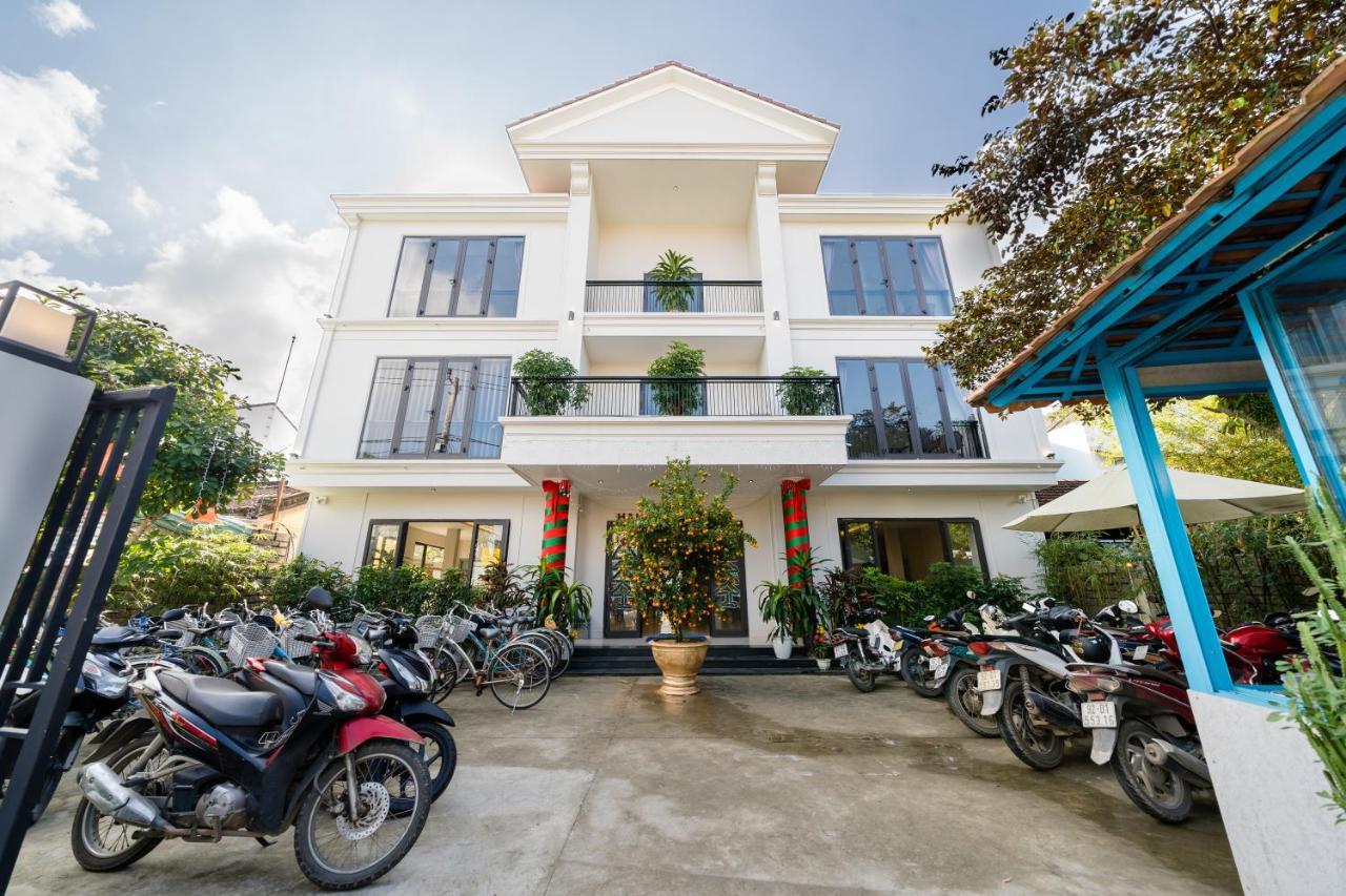 Bed Station Hostel&pool Bar  Former Sunflower Nhà trọ *