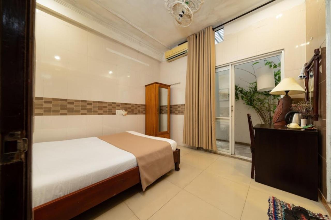 Tribee Kinh & Bar Hostel *