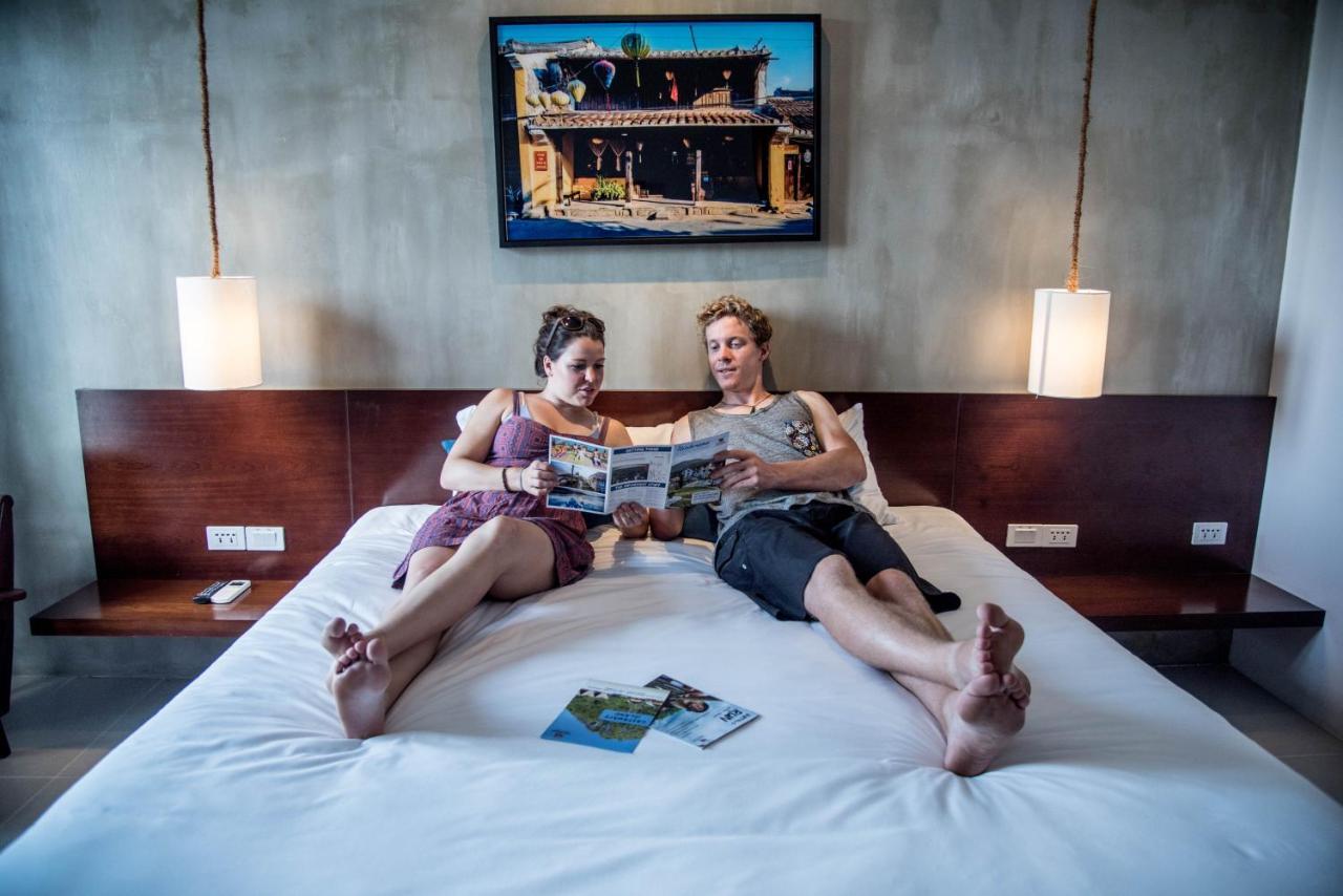 Mad Monkey Hostel