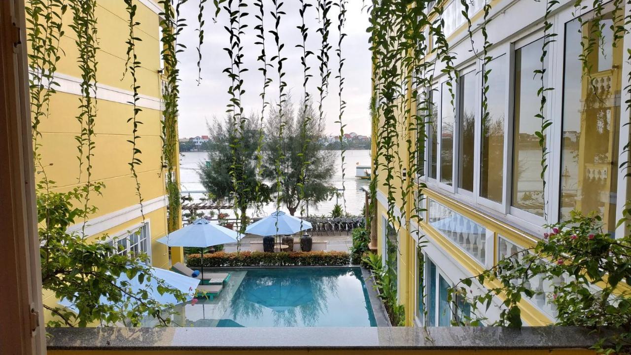 Triple Riverside Hoian 3*
