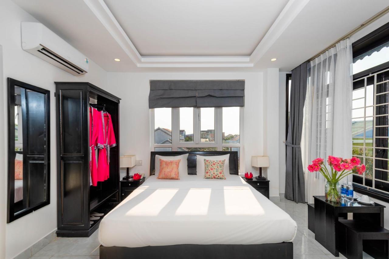 Flamingo - Big With Balcony - Close To Old Town 200m & Temple Bridge - Large Outside Pool For Sun Bathing Villa Hoi An
