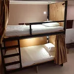 Hoang Thu Hostel