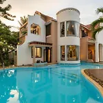 New Luxury Villa - Venuestay