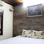 B Lan House