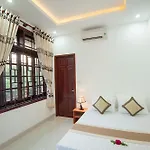 Tra Que Flower Homestay - Hostel