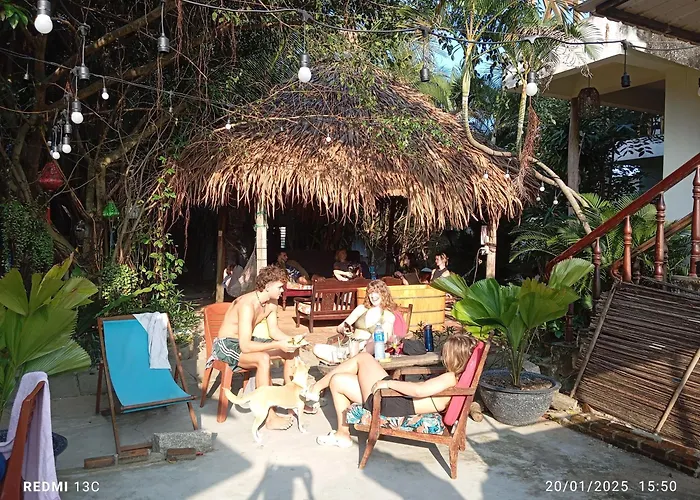 The Seaside Bungalow Hostel And Bar