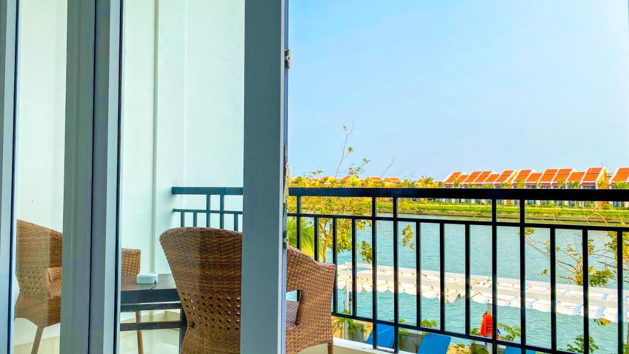 Hotel Riverside White House 3*