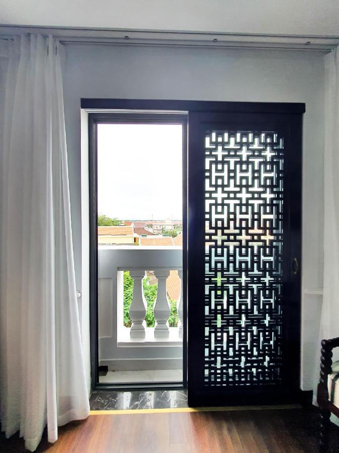 Le Pavillon Gallery & Hotel 4*