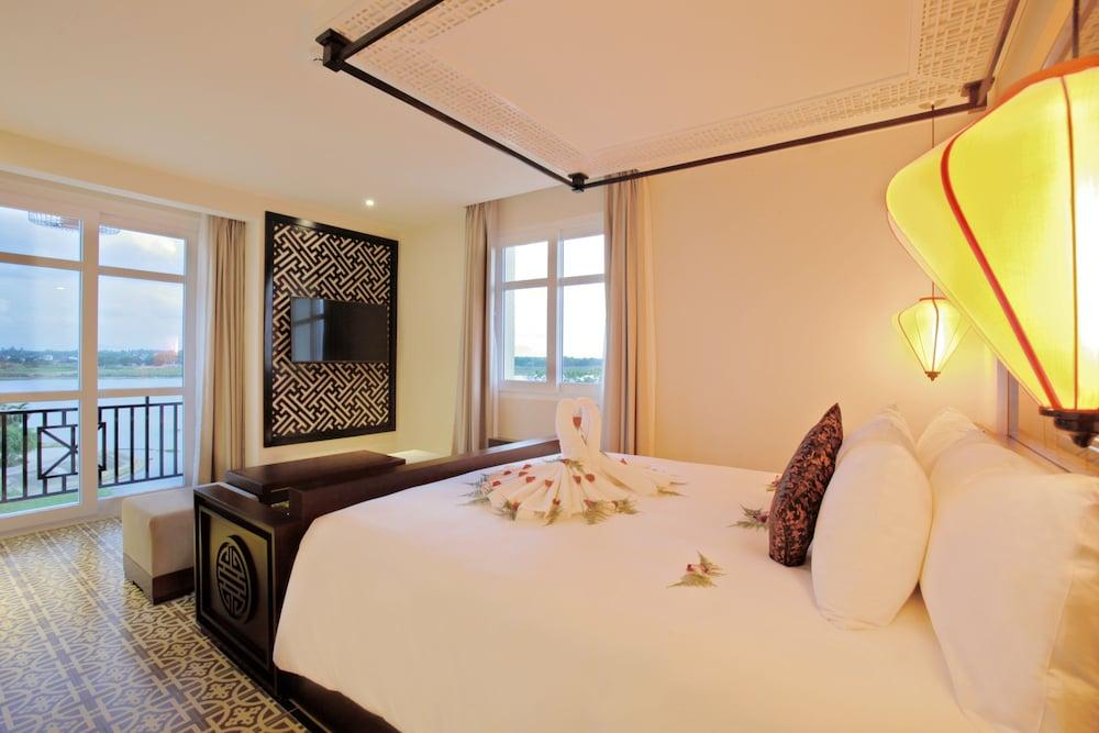 Royal Riverside & Hoi An