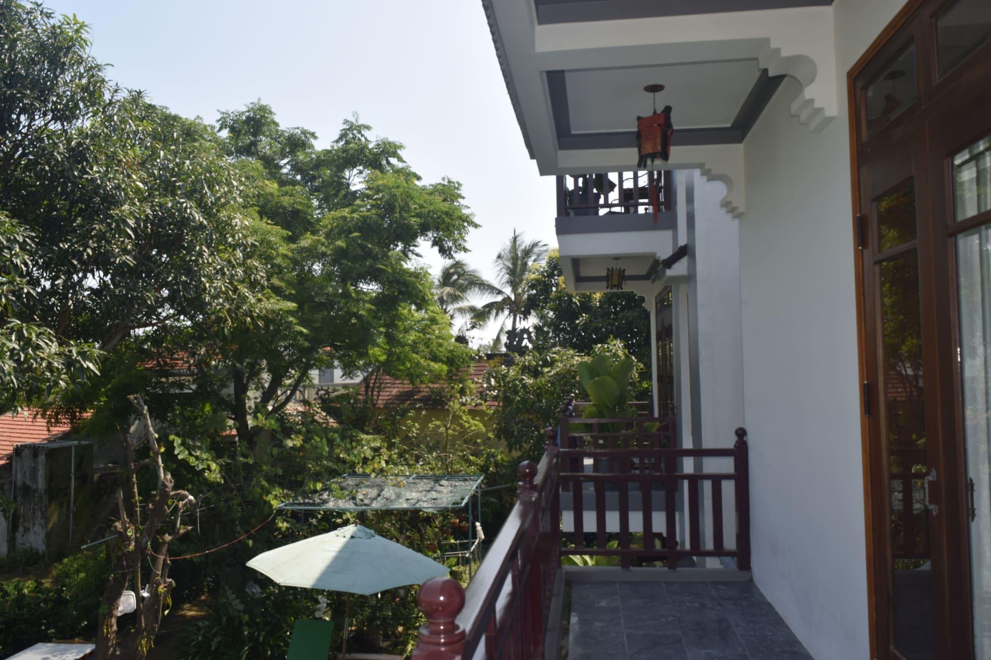 Osaka Riverside & * Hoi An