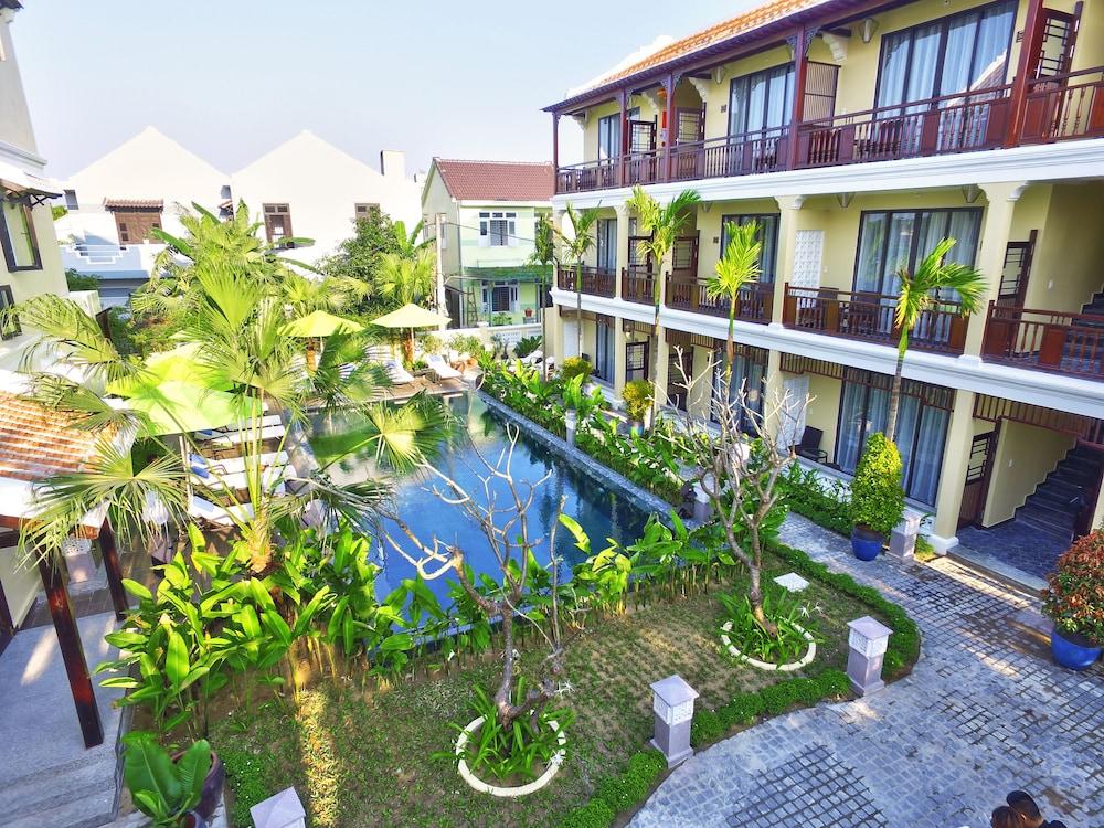 Field Boutique & Resort 4*