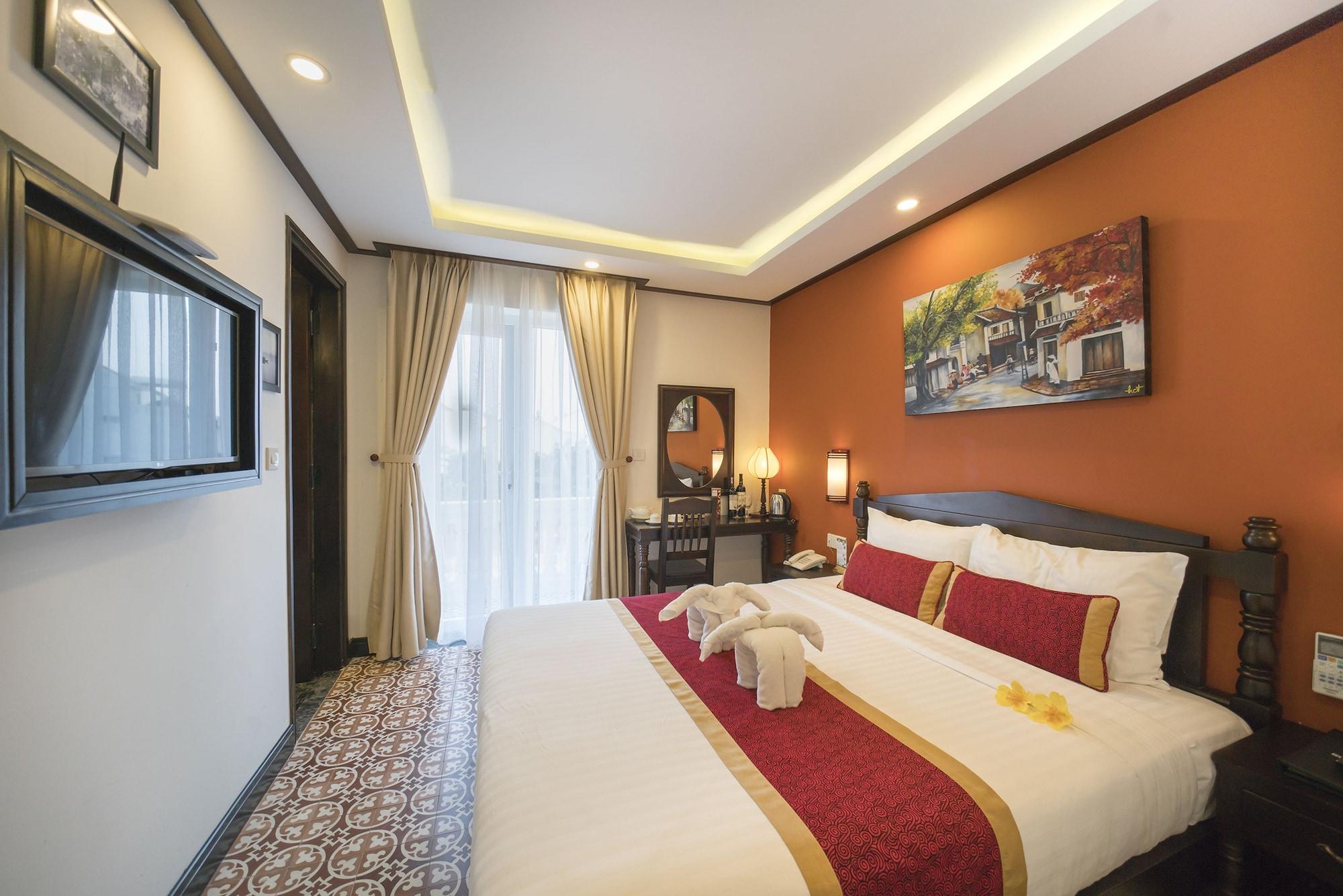 Villa Golden Bell Backpacker & Pool Bar Hoi An