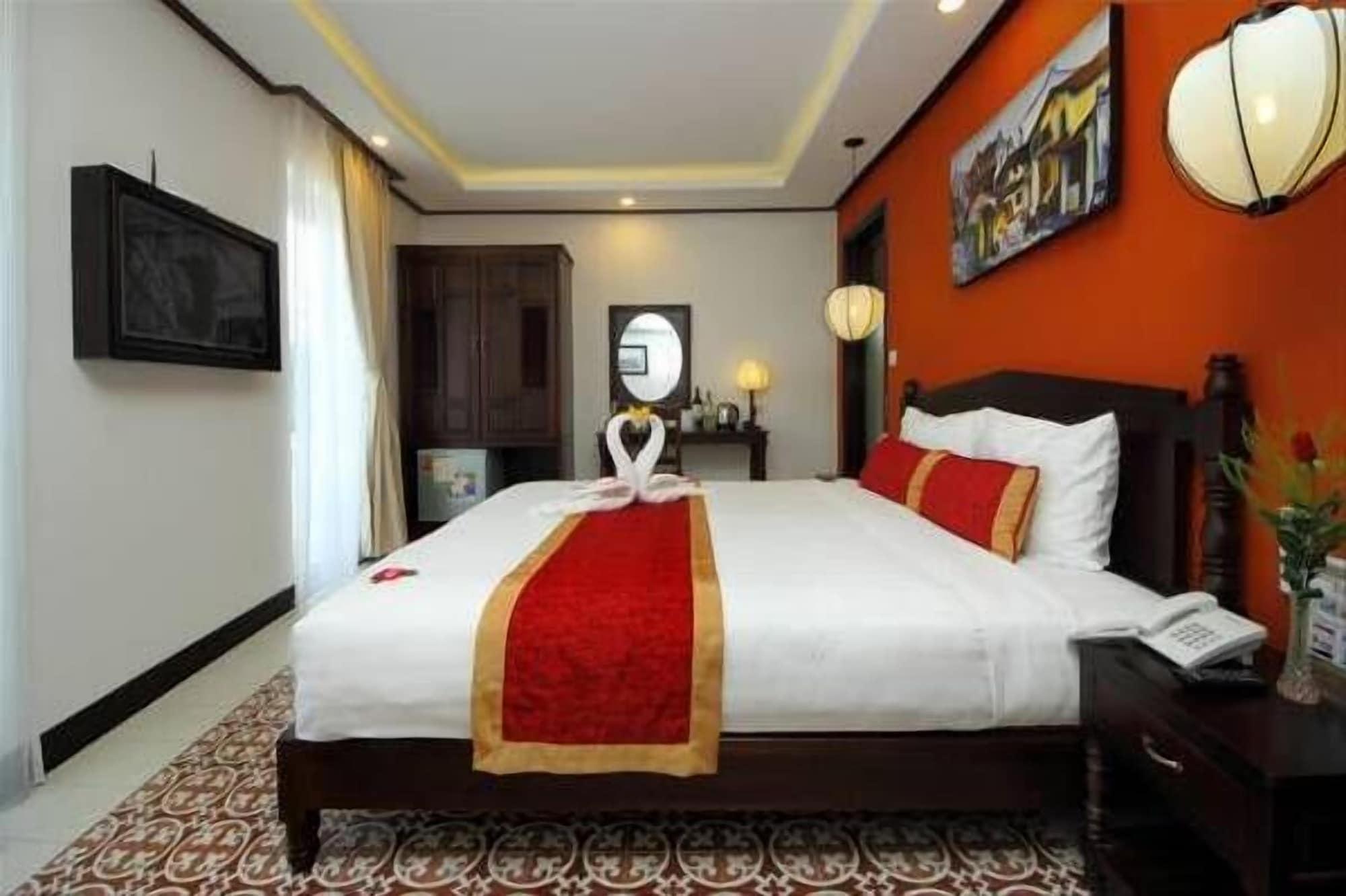 Golden Bell Backpacker & Pool Bar *