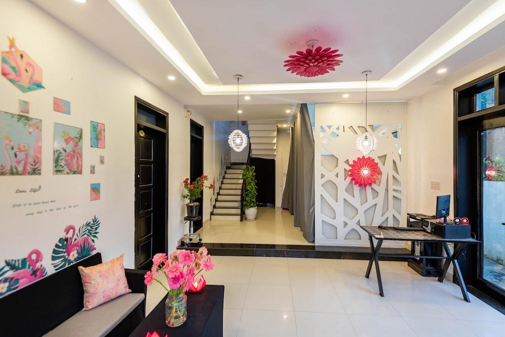 Flamingo - Big With Balcony - Close To Old Town 200m & Temple Bridge - Large Outside Pool For Sun Bathing *