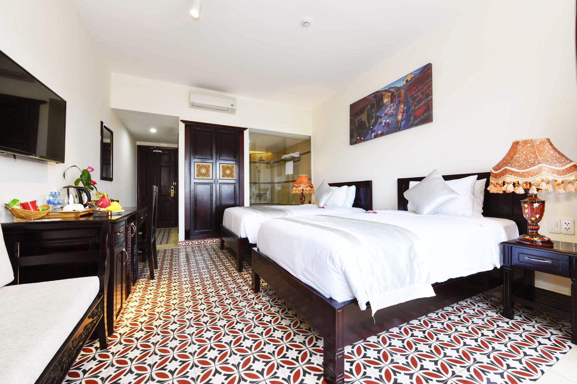 River Boutique Hotel 4*