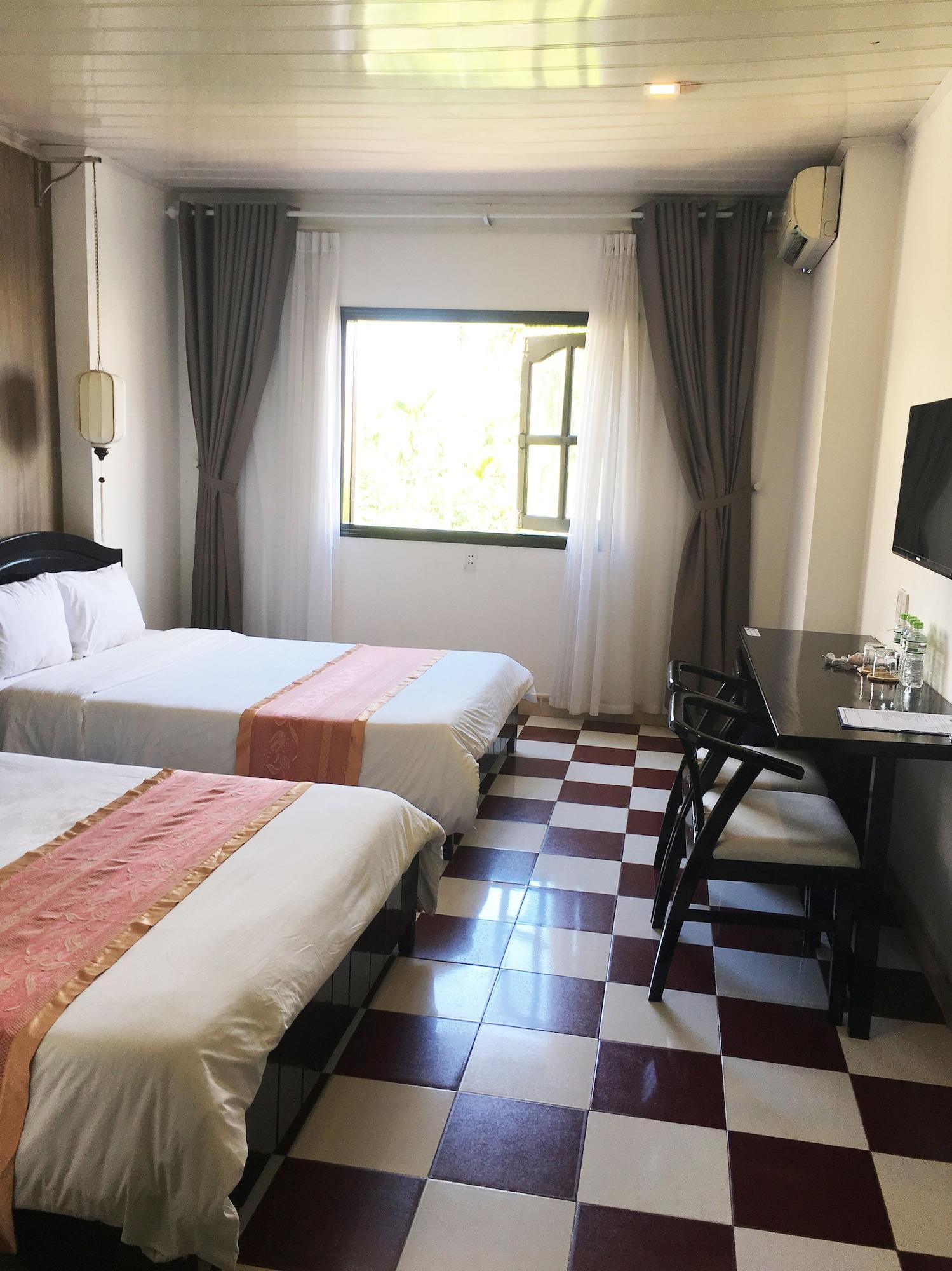 Yen 2* Hoi An