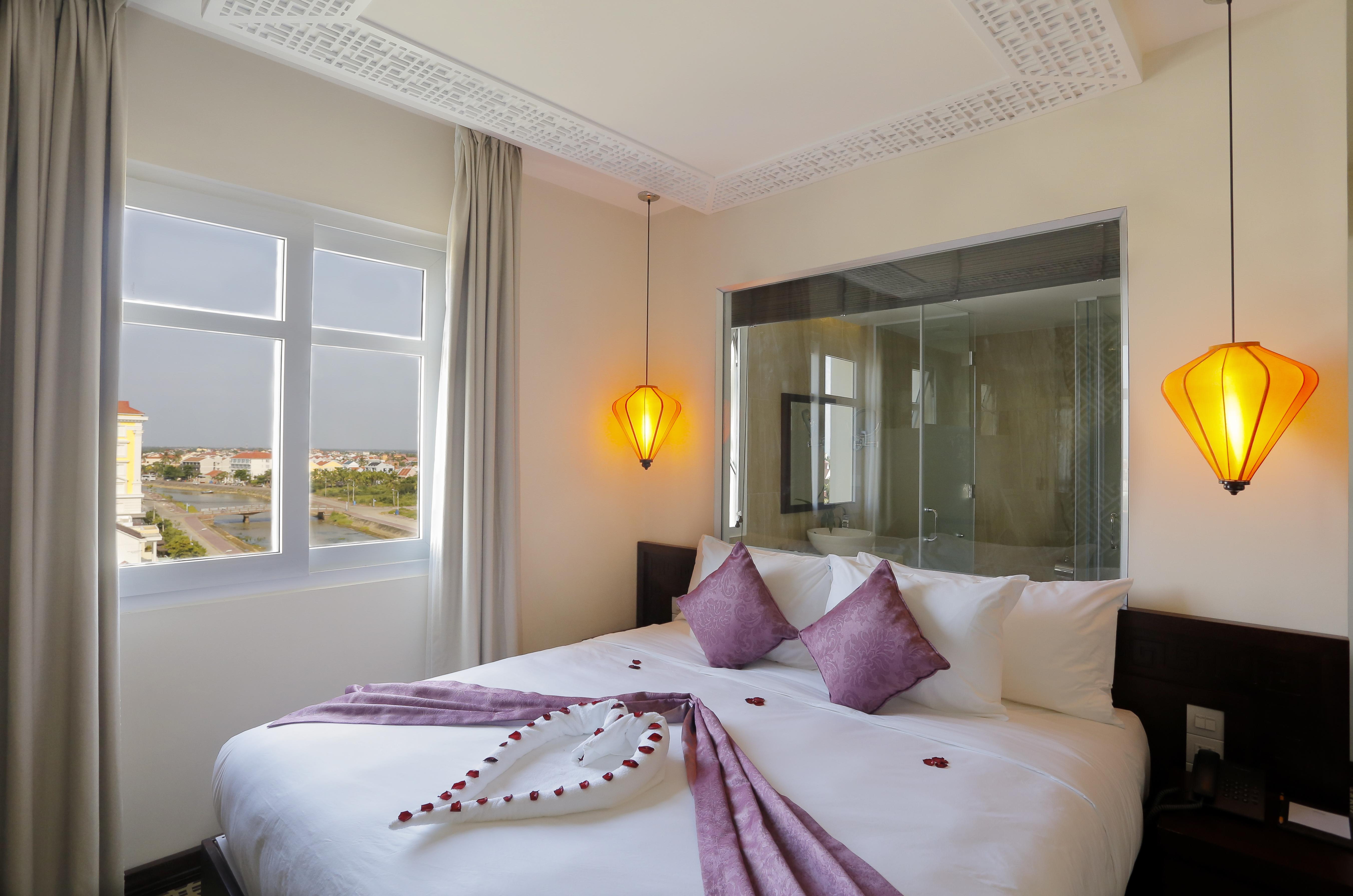 Royal Riverside & Hotel