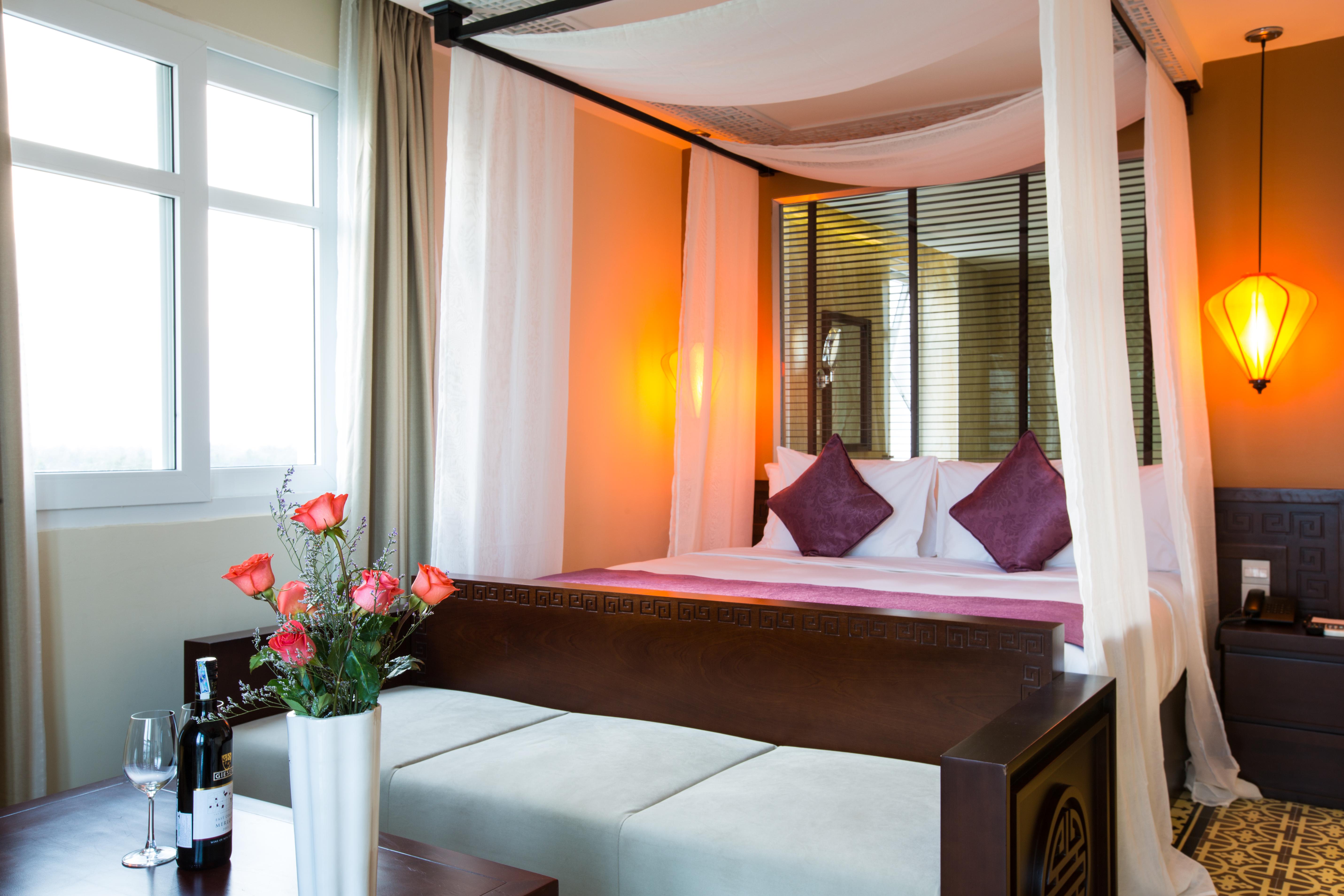 Hotel Royal Riverside & 4*