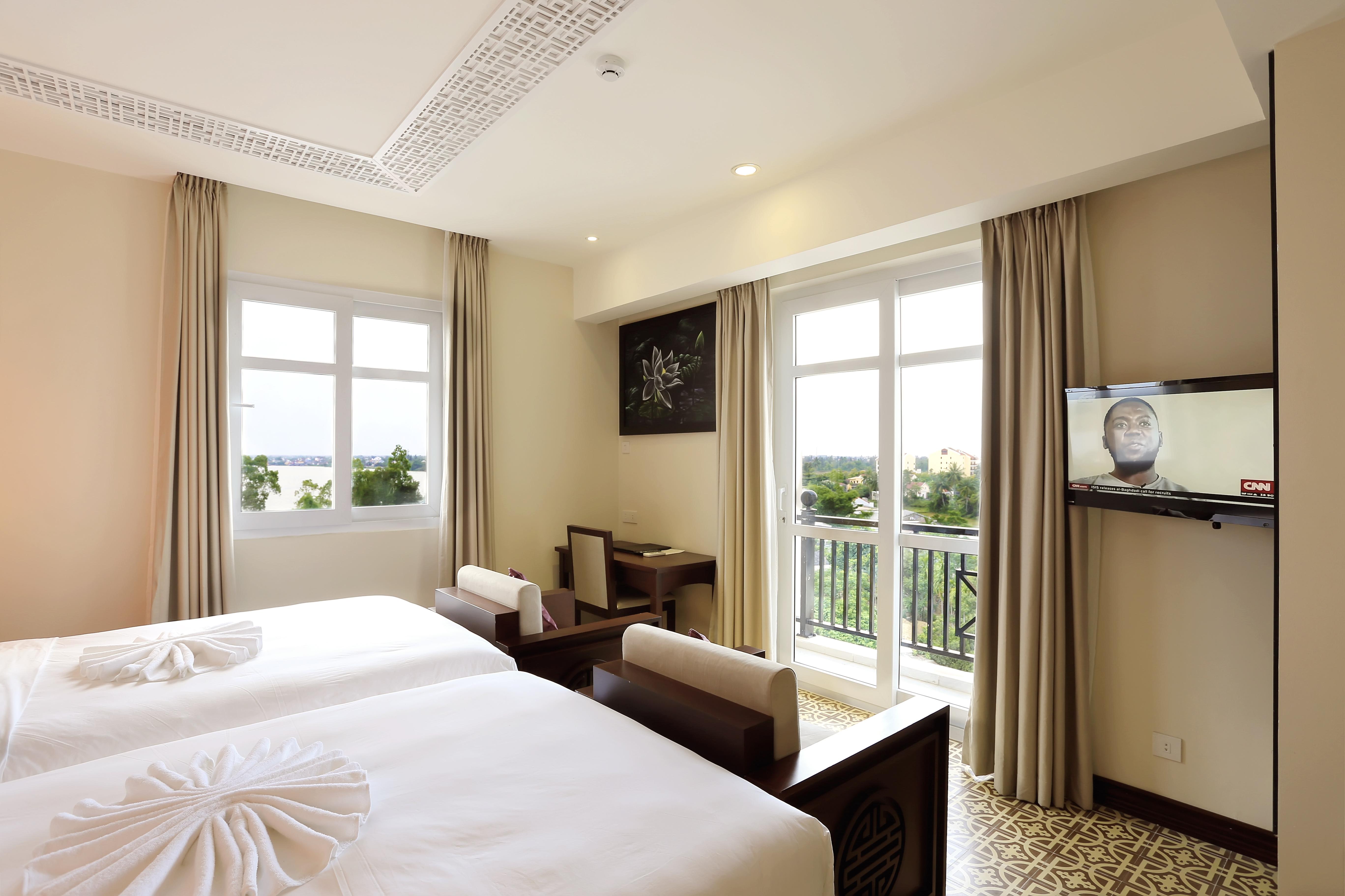 Royal Riverside & Hotel 4*