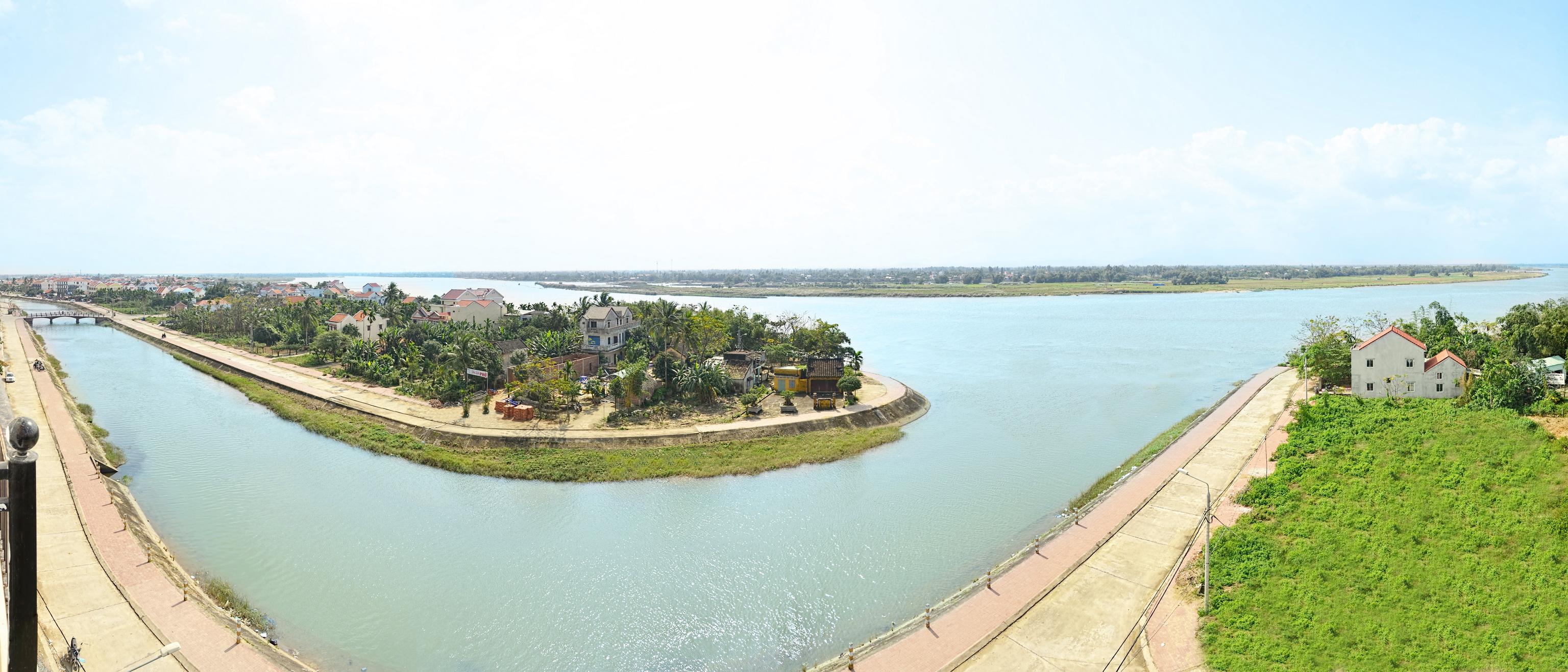 Hotel Royal Riverside & 4*