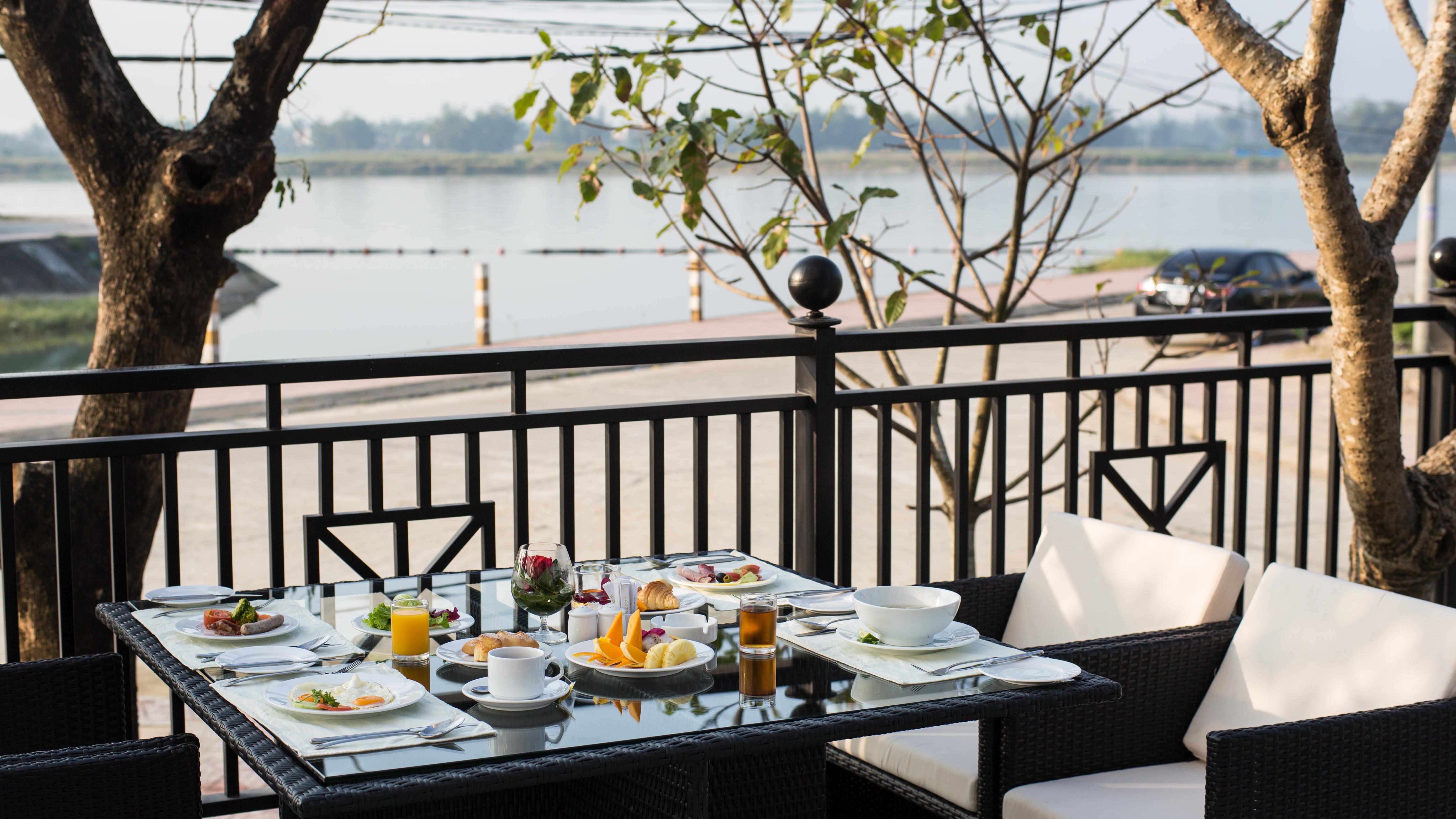 Royal Riverside & Hoi An
