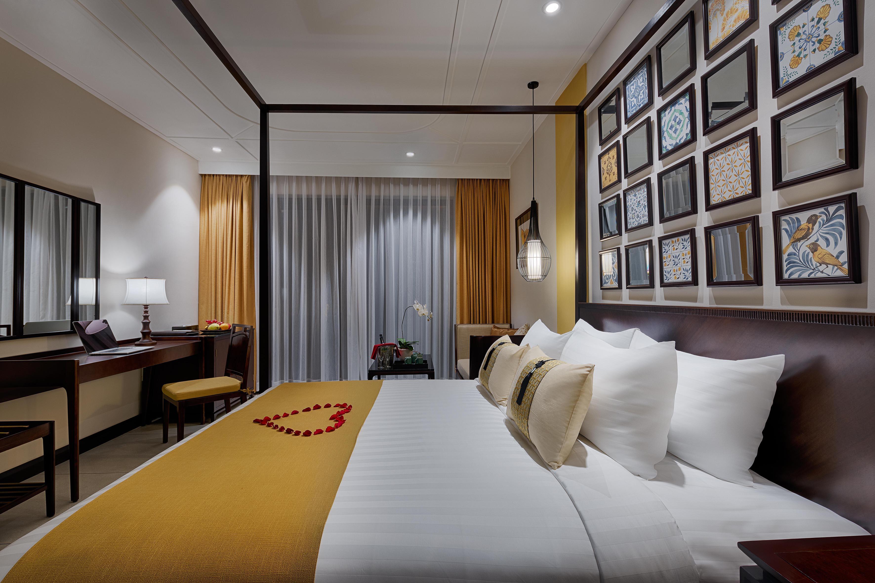 Allegro . A Little Luxury &