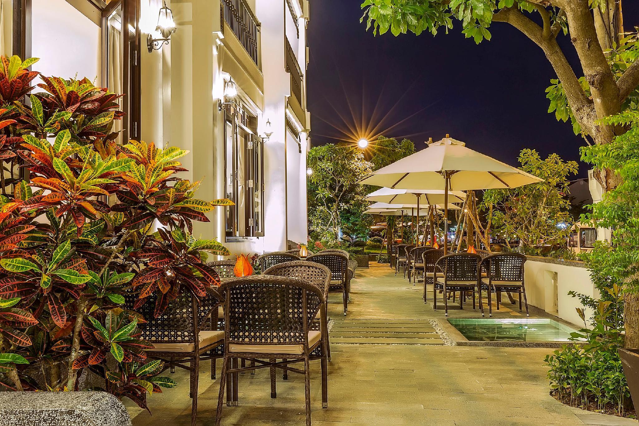 Khách sạn Khách Sạn&spa Laluna Riverside