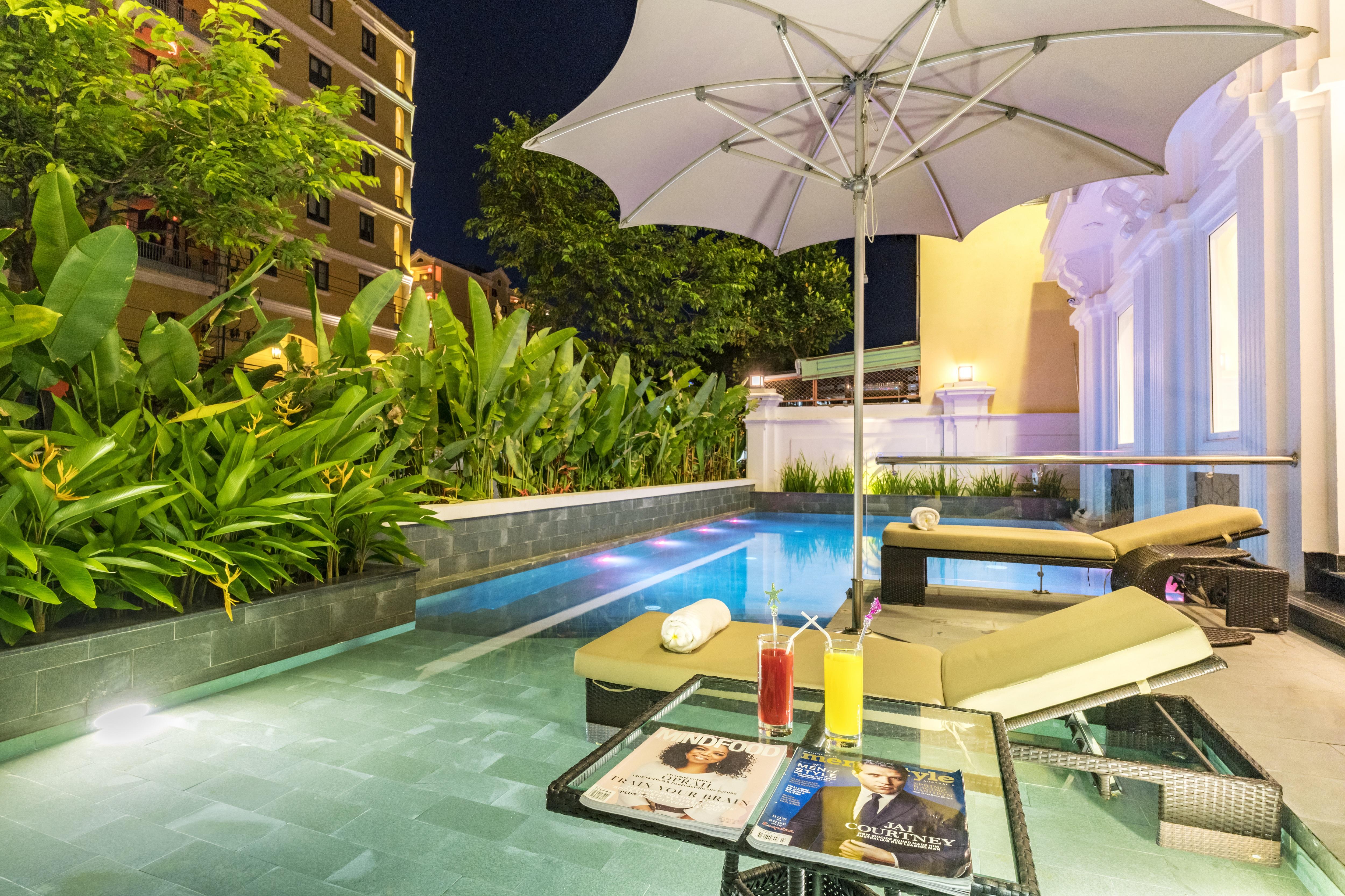Canal House 3*