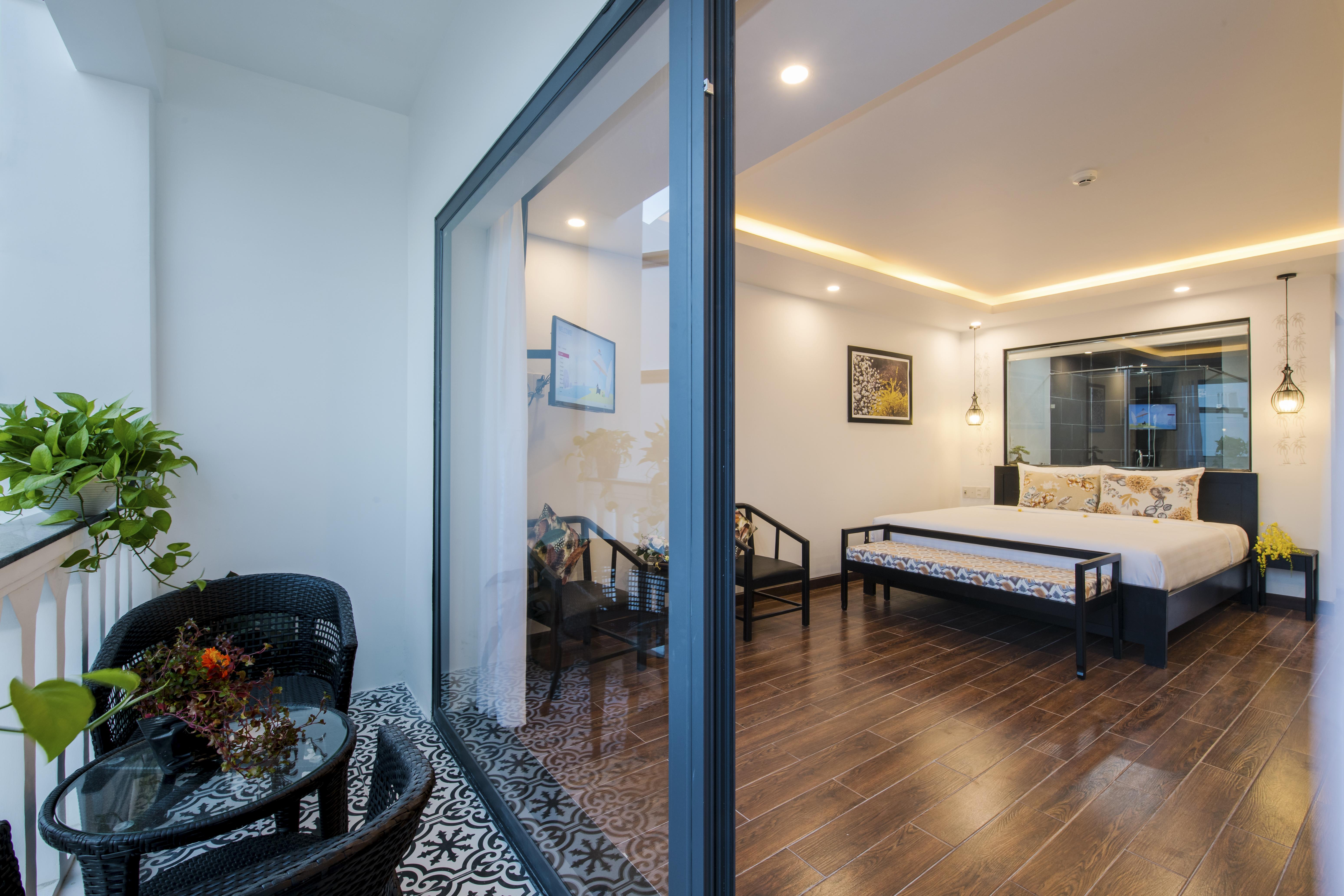 Gem Riverside 4*