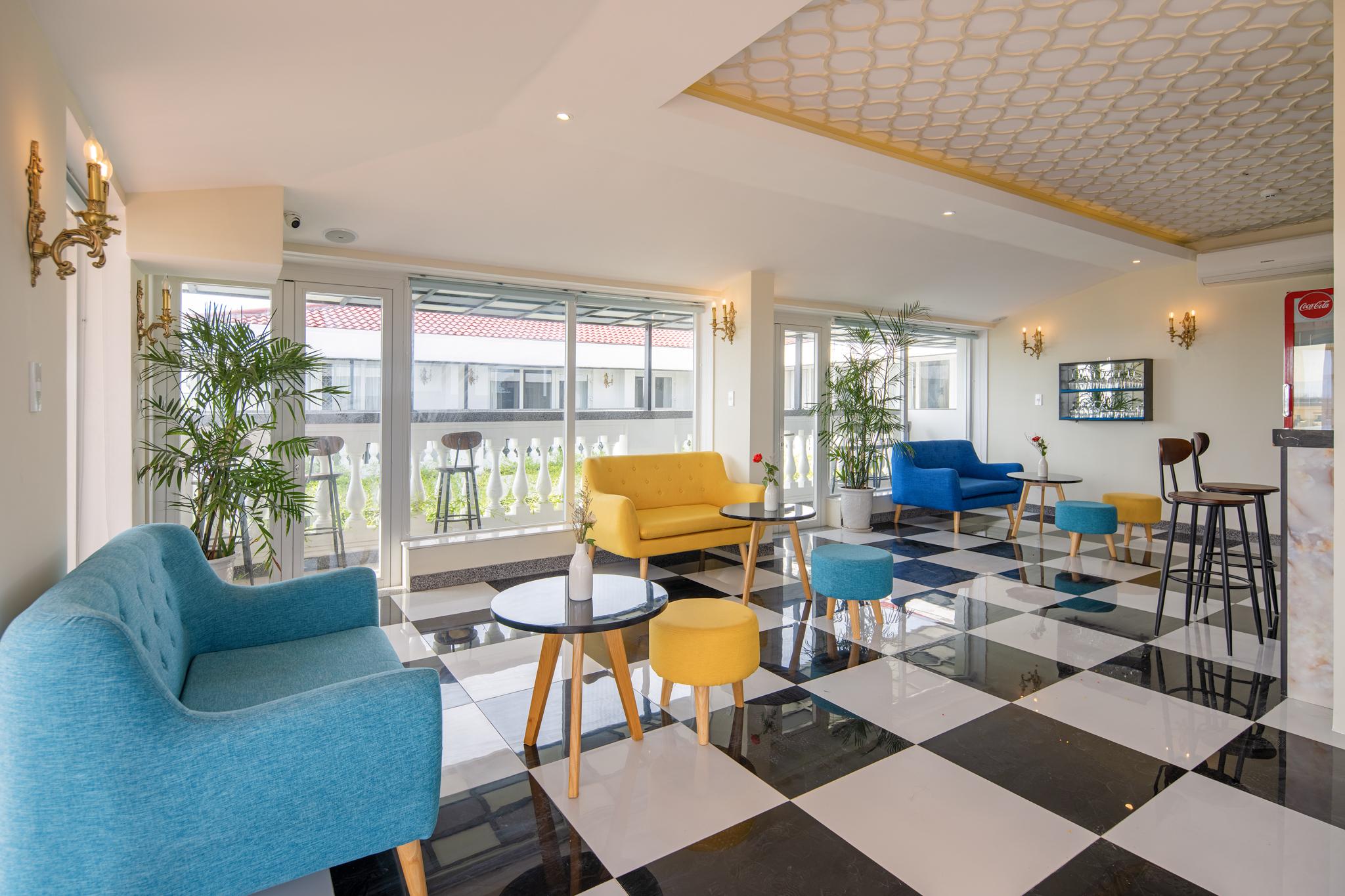 Blue Sky Boutique & Hotel 4*