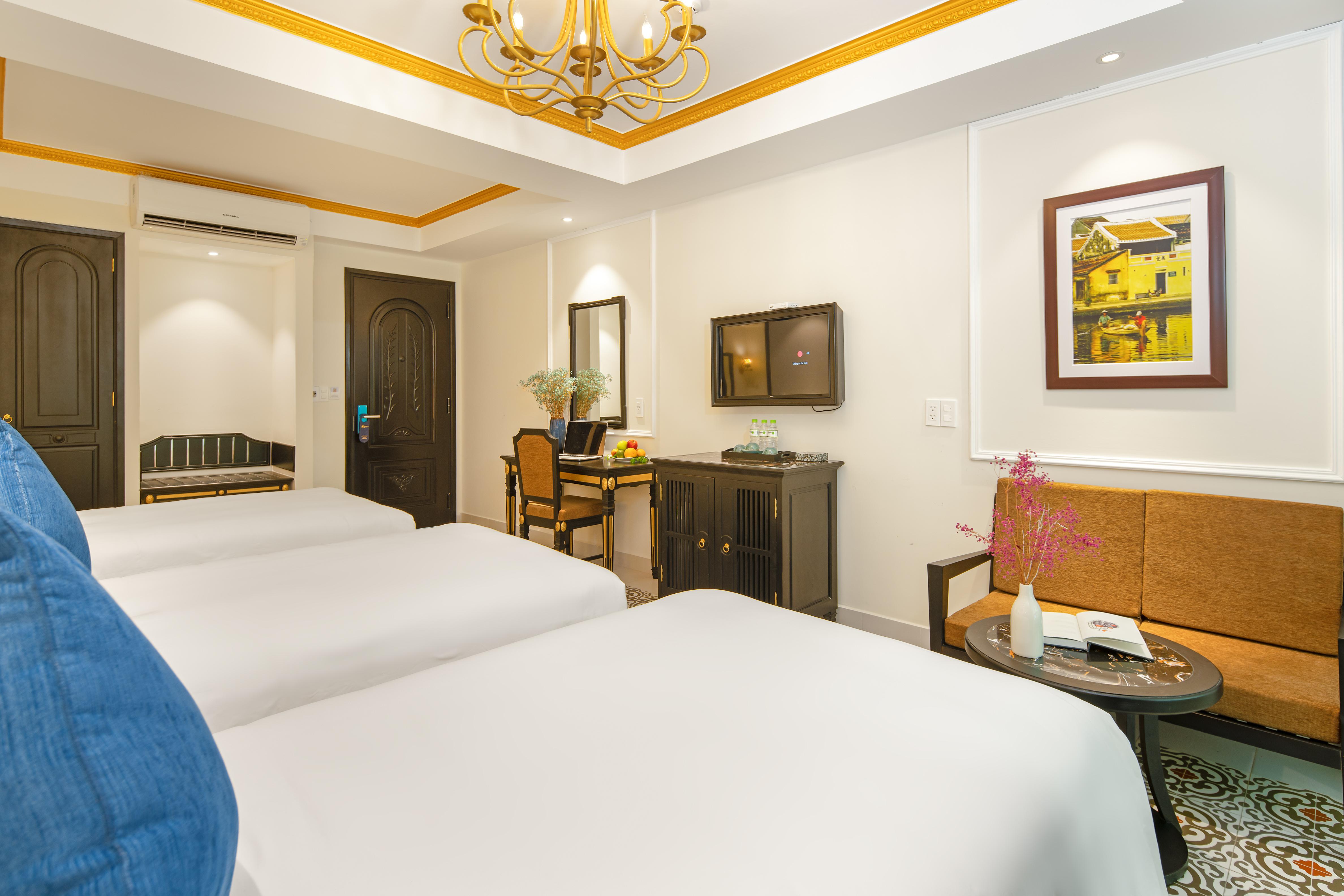 Blue Sky Boutique & 4*