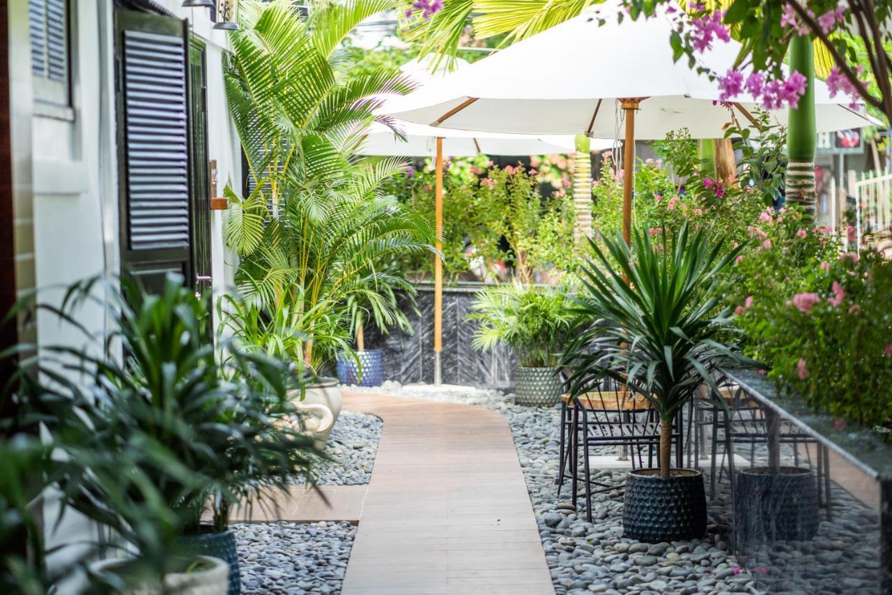 Quang Vinh And 3* Hoi An
