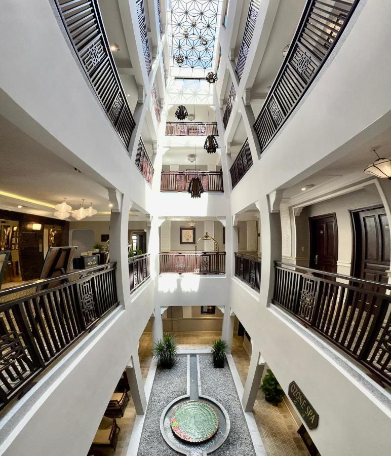 Hotel Allegro . A Little Luxury & Hoi An