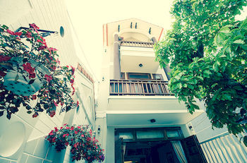Hoang Thu Hostel *