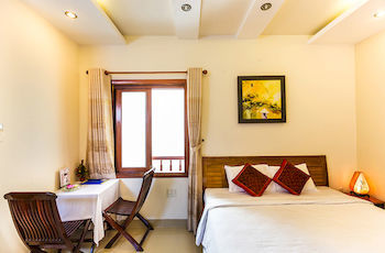 Hoang Thu Hostel *