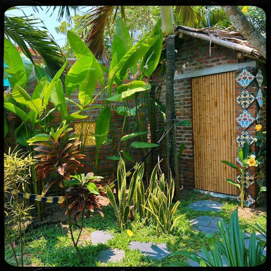 Guest house The Happy Bird 2*